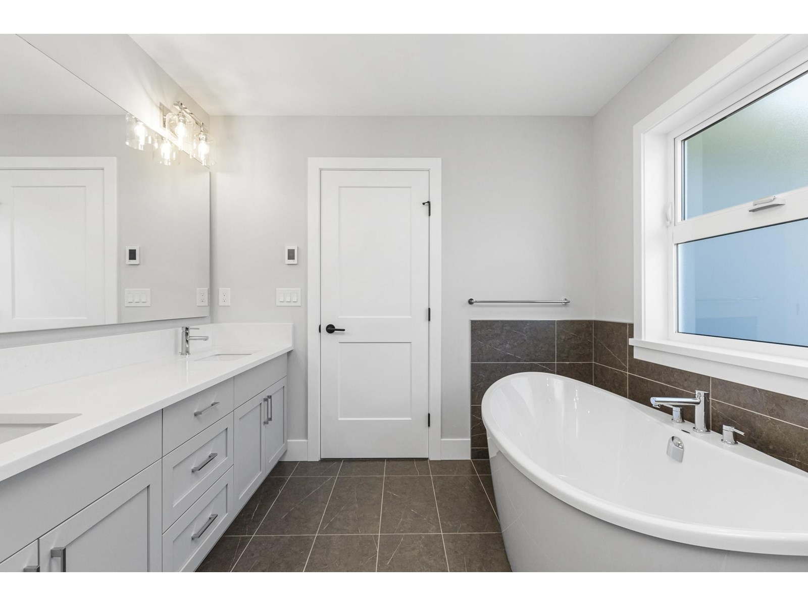 1949 Sparrow Hawk Place, Mt Woodside Property Photo 34