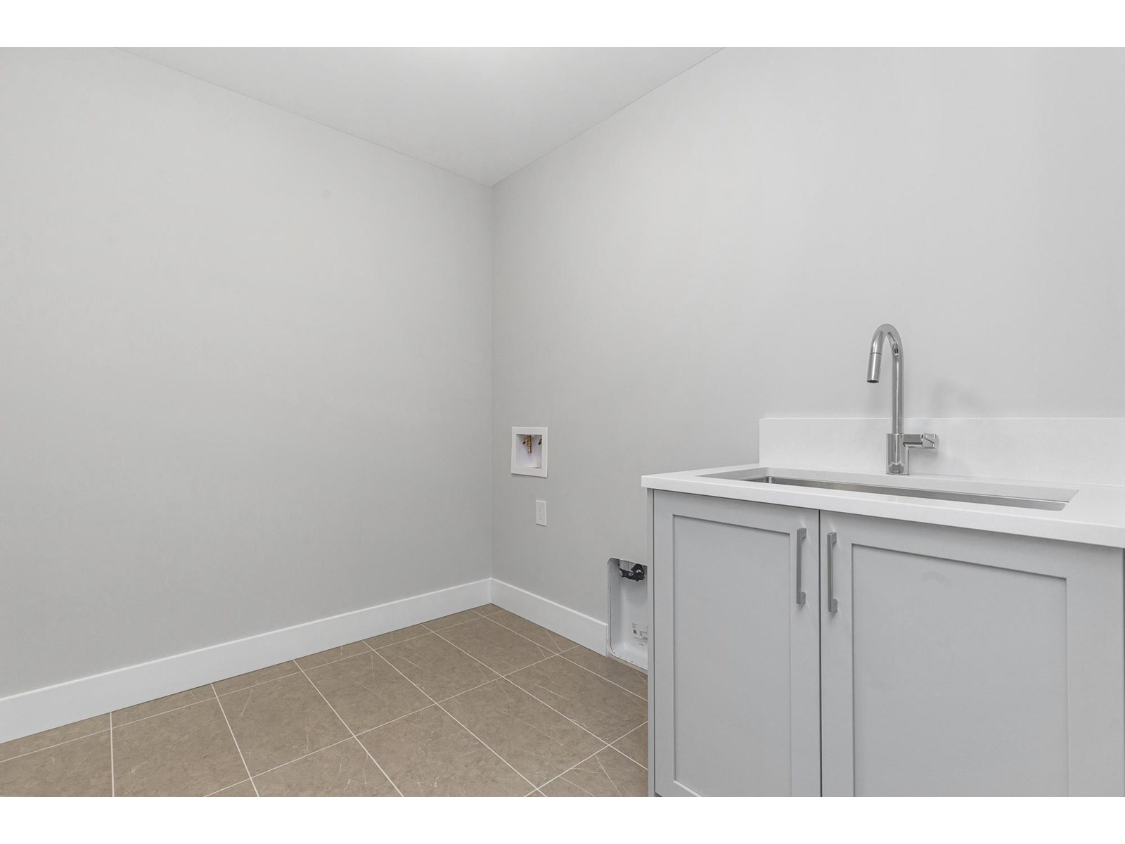 1949 Sparrow Hawk Place, Mt Woodside Property Photo 40