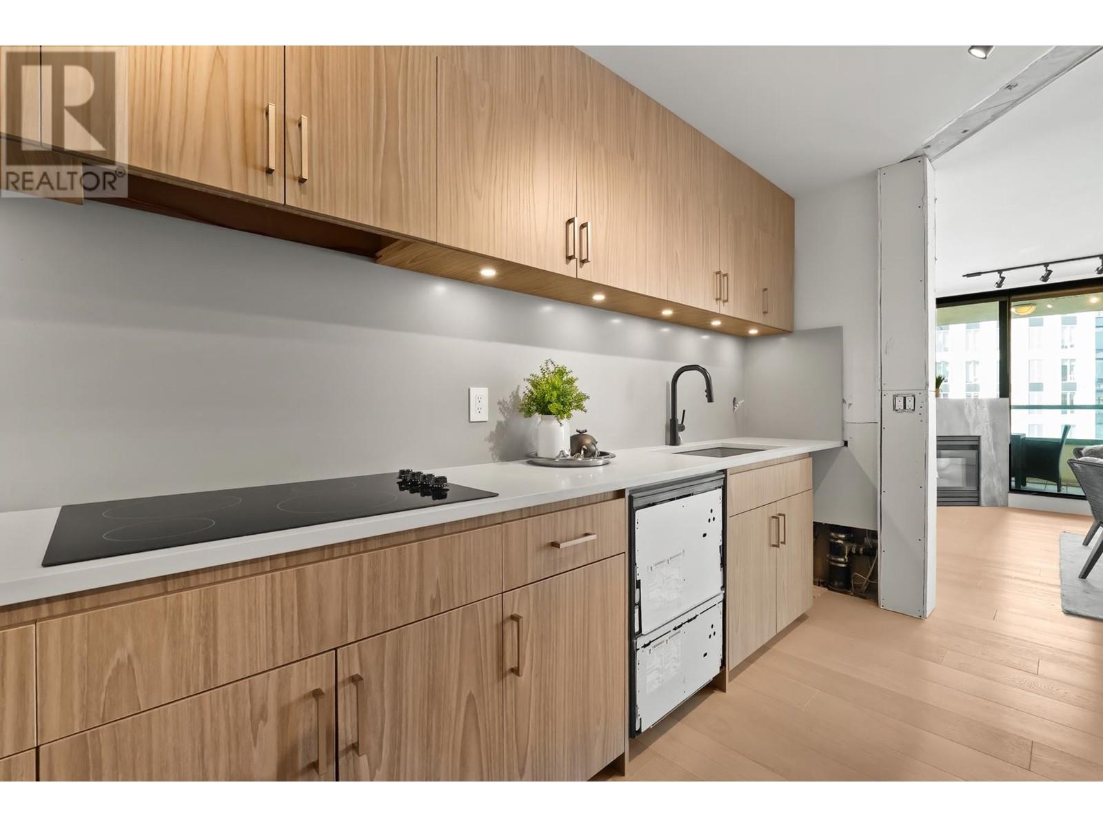 6d 328 Taylor Way Property Photo 1