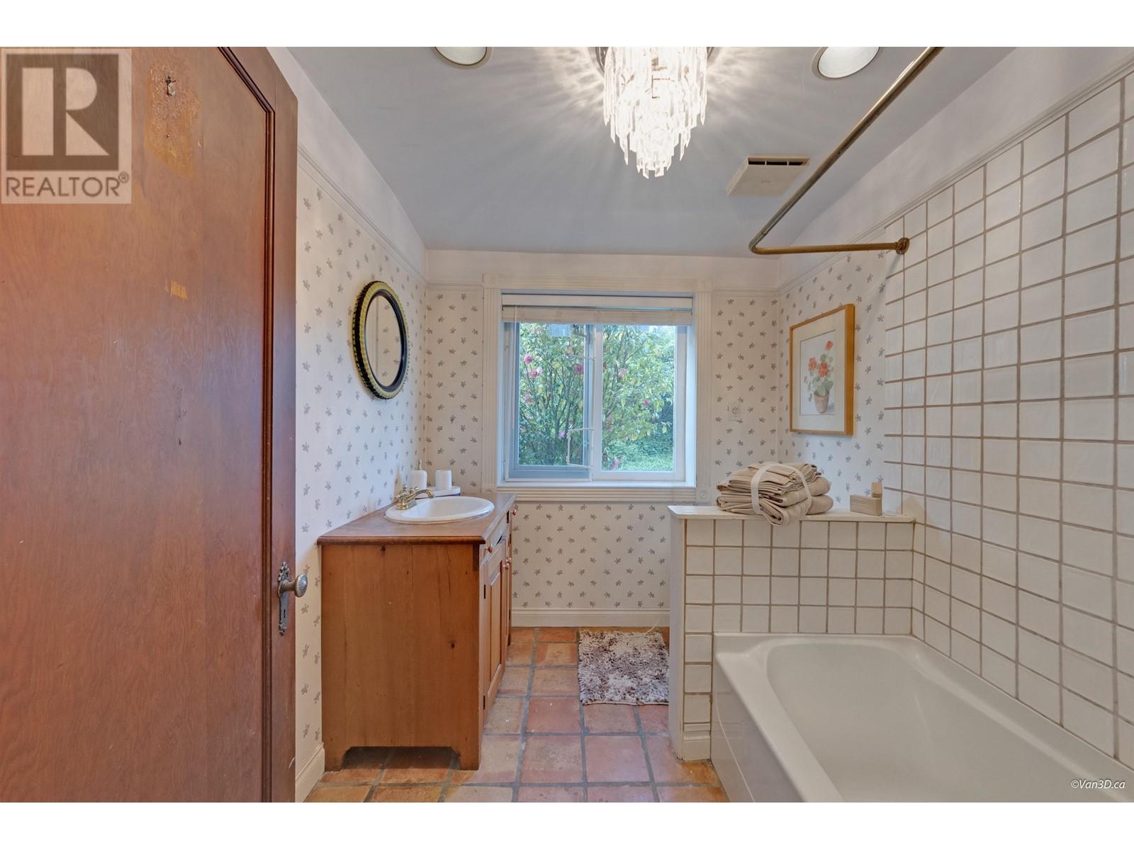 825 8th Street Property Photo 17