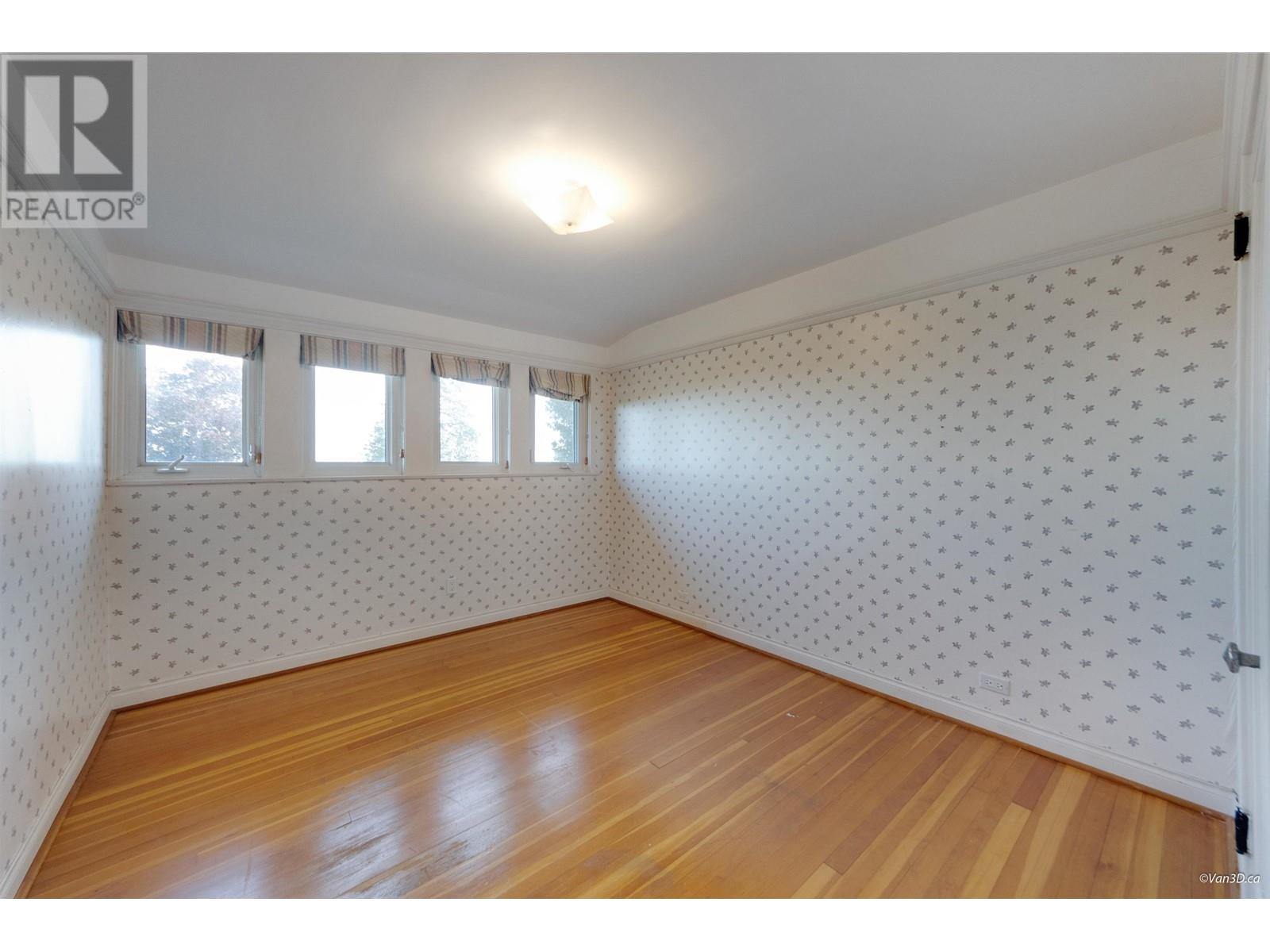 825 8th Street Property Photo 18