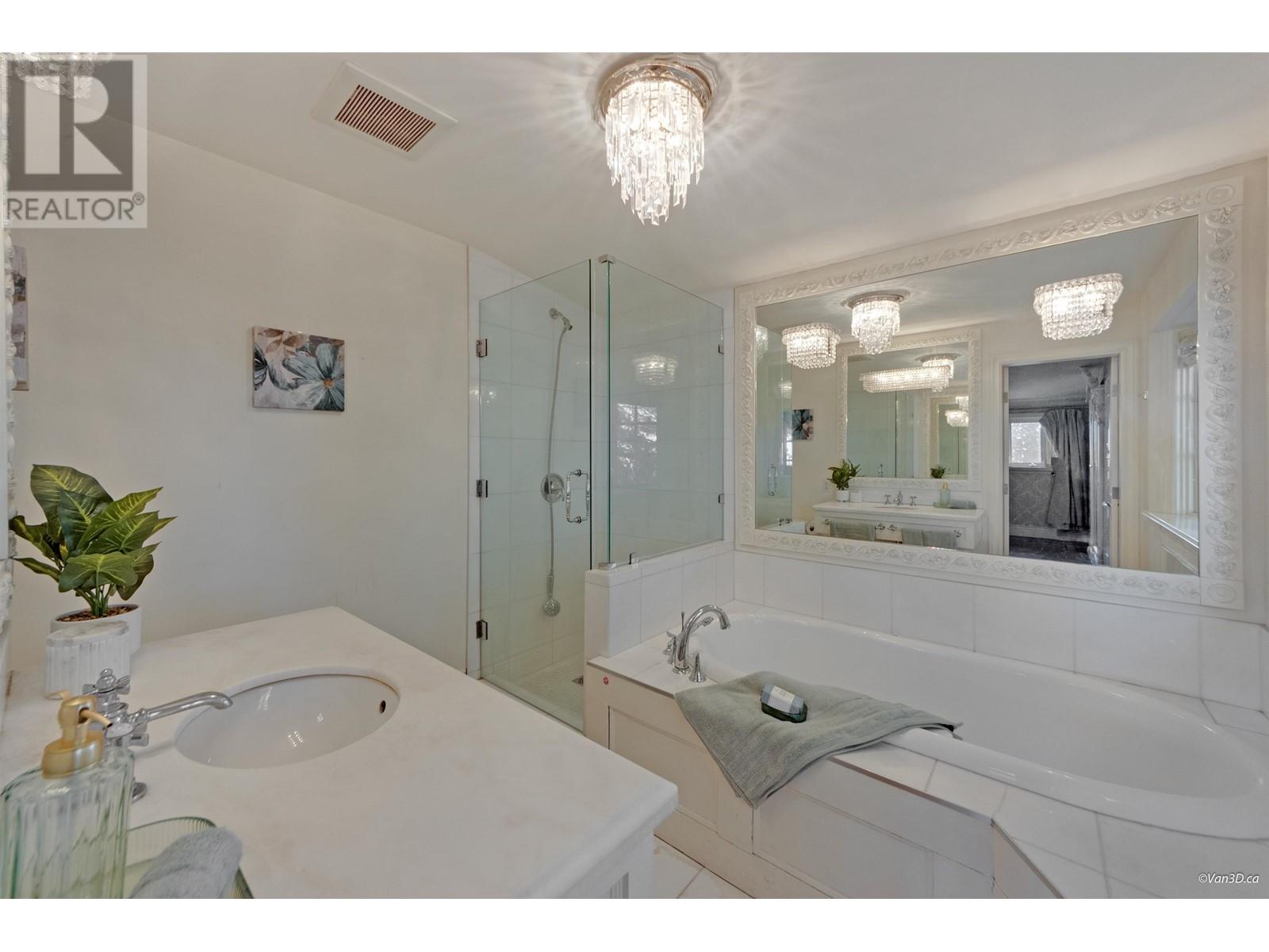 825 8th Street Property Photo 19