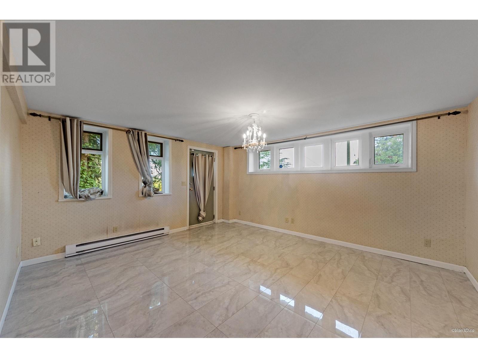 825 8th Street Property Photo 21