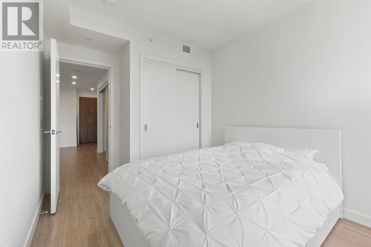 1702 585 Austin Avenue Property Photo 12