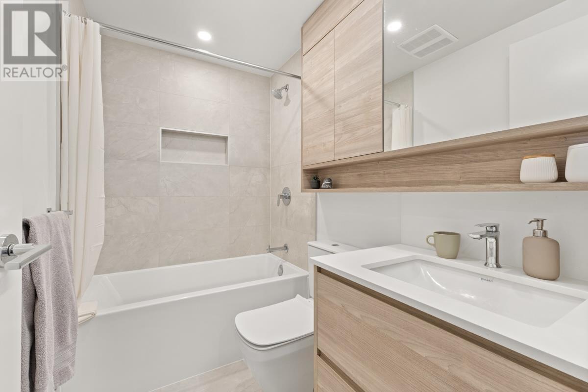 1702 585 Austin Avenue Property Photo 15