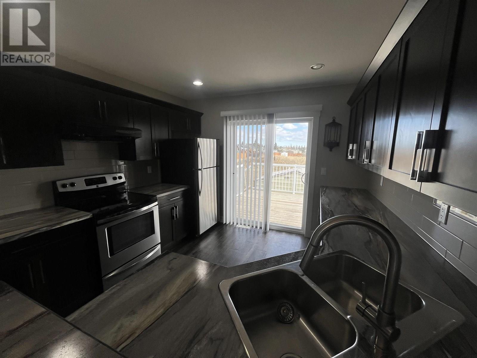8615 81a Street Property Photo 3