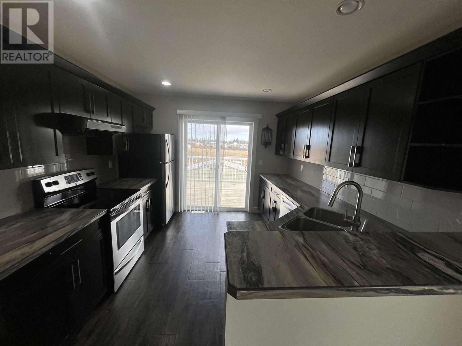 8615 81a Street Property Photo 4