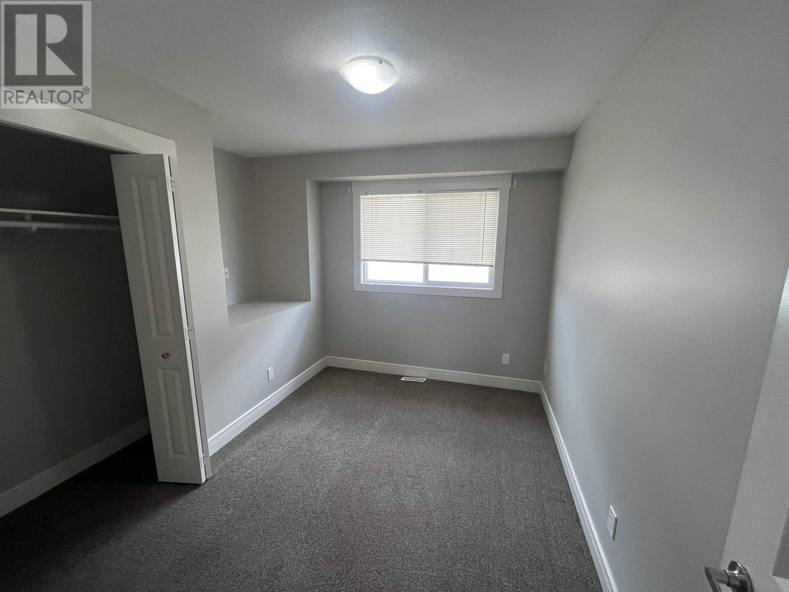 8615 81a Street Property Photo 5