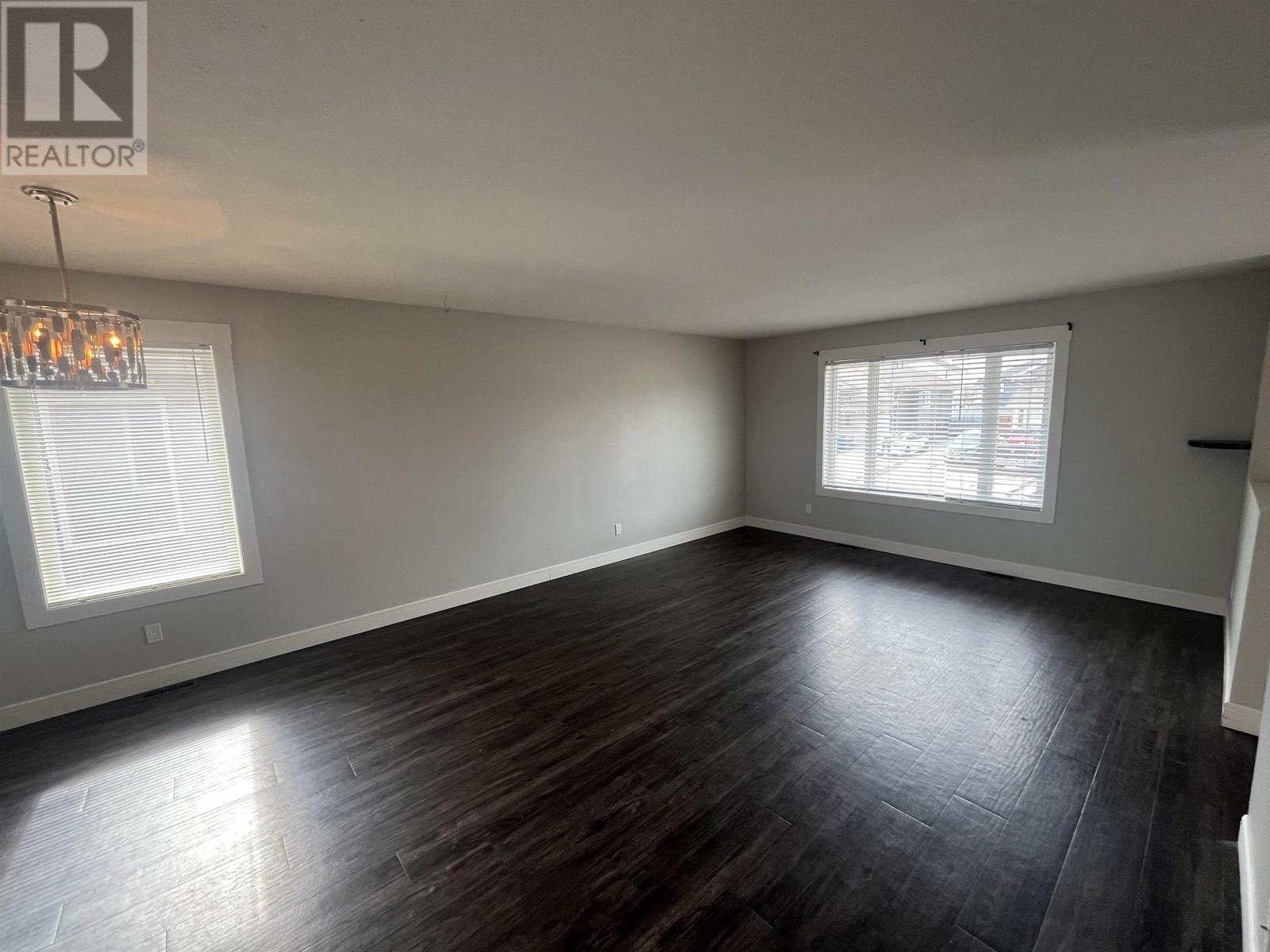 8615 81a Street Property Photo 6