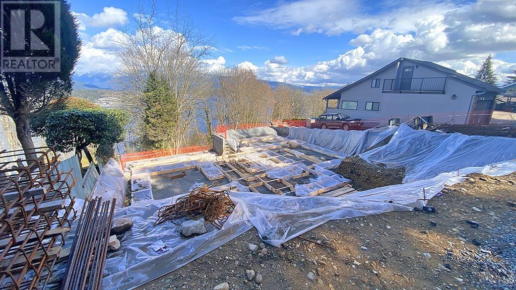 5645 Highfield Drive Property Photo 13