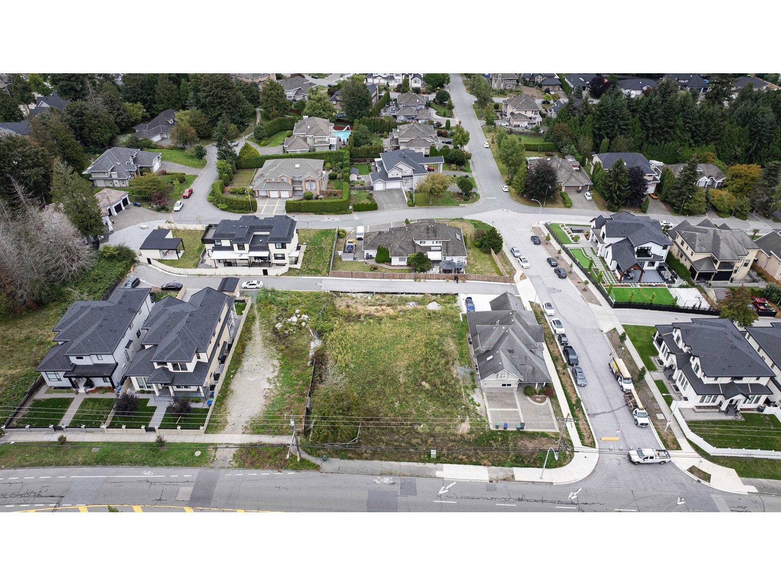 5718 144 Street Property Photo 3