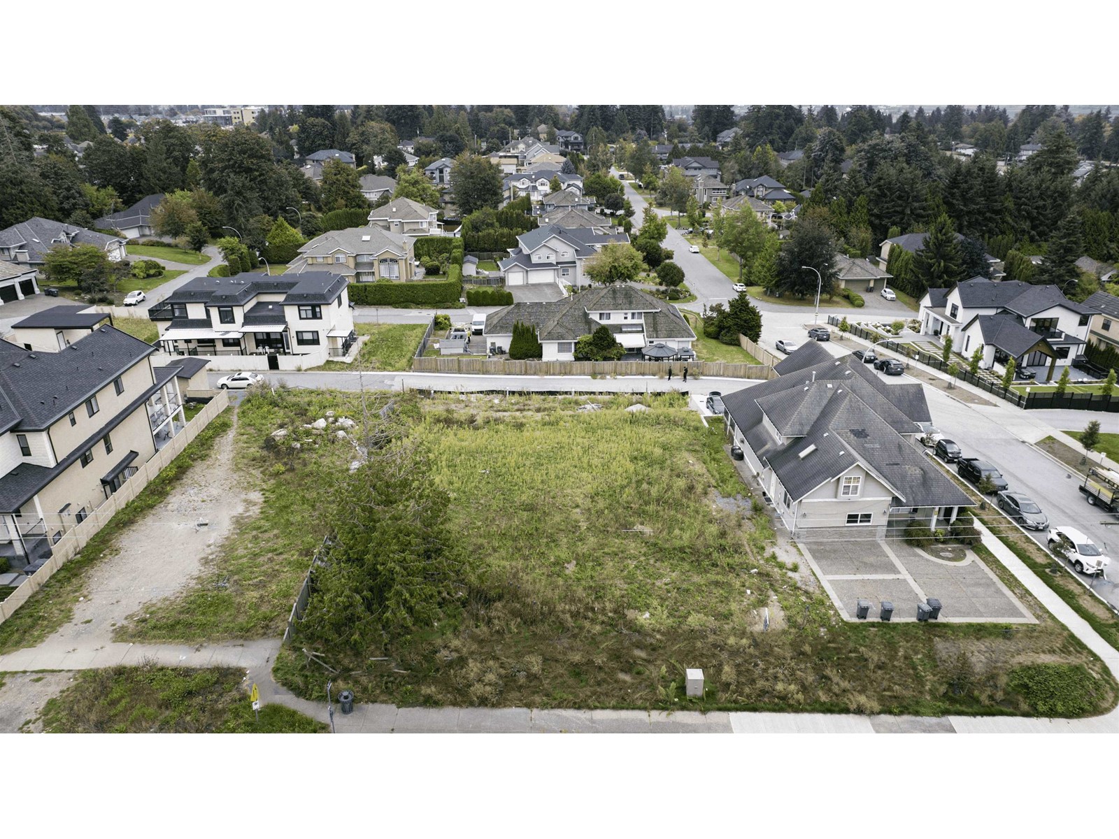 5718 144 Street Property Photo 5