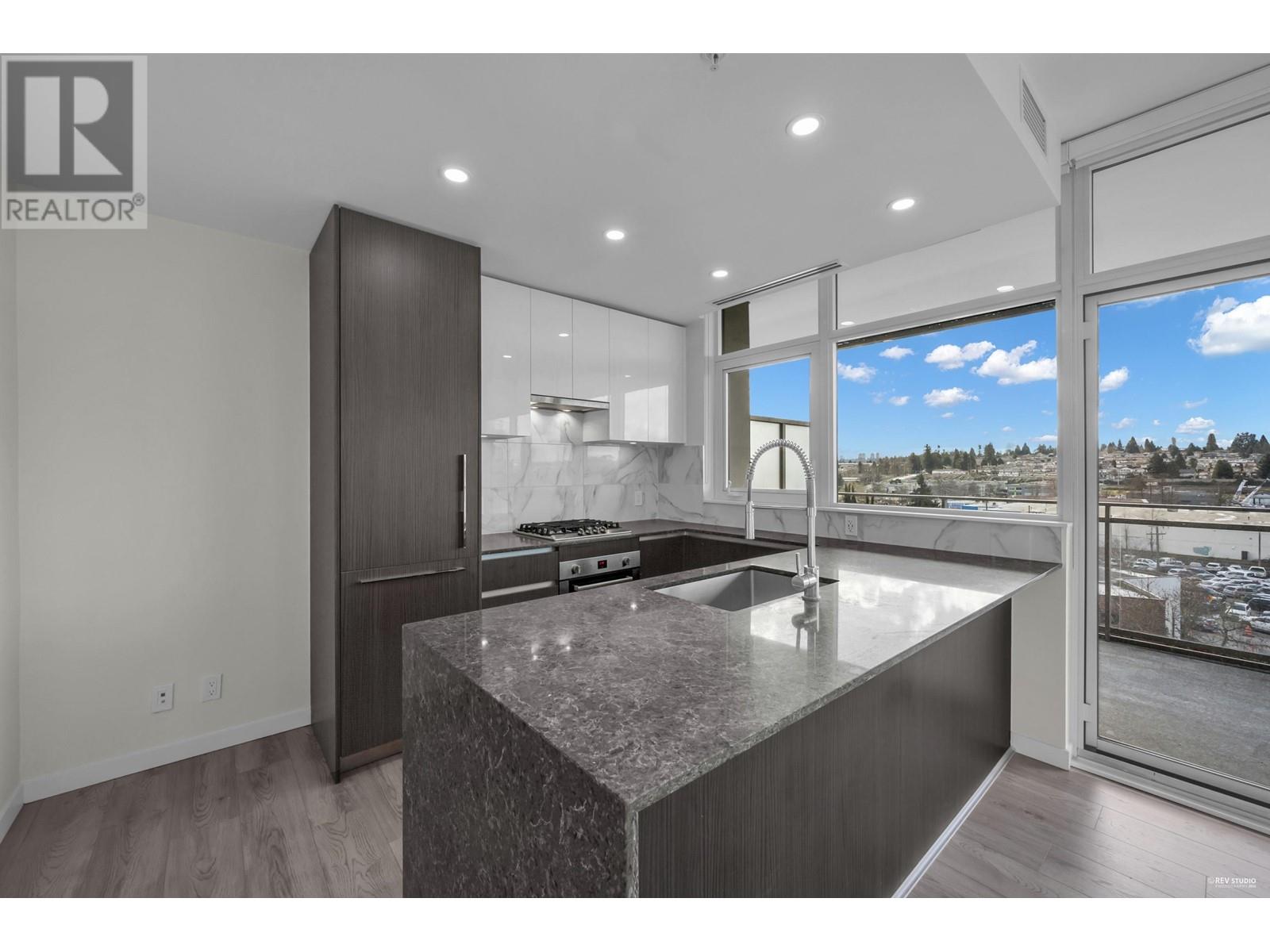 607 5333 Goring Street Property Photo