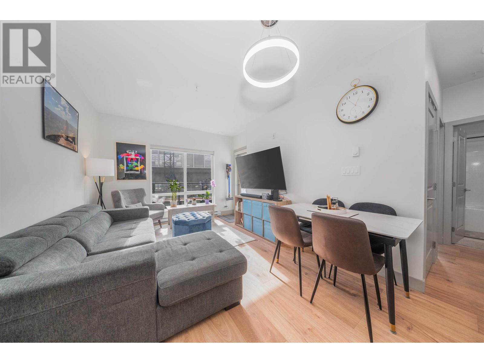 201 6968 Royal Oak Avenue Property Photo