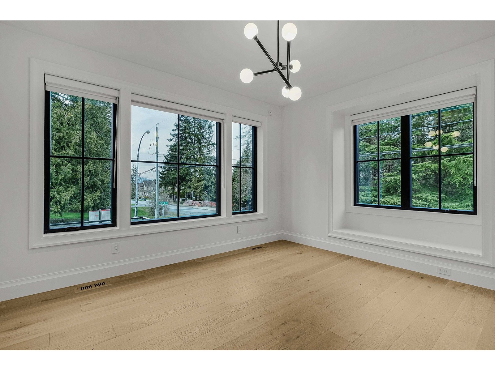 15590 38a Avenue Property Photo 11