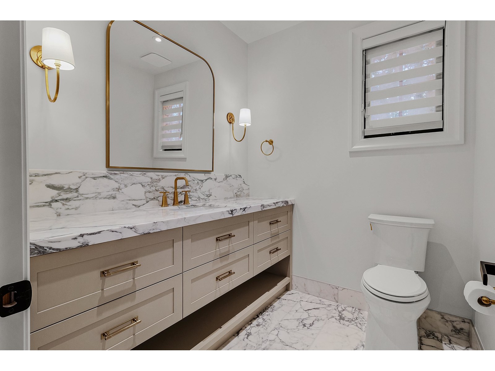 15590 38a Avenue Property Photo 18