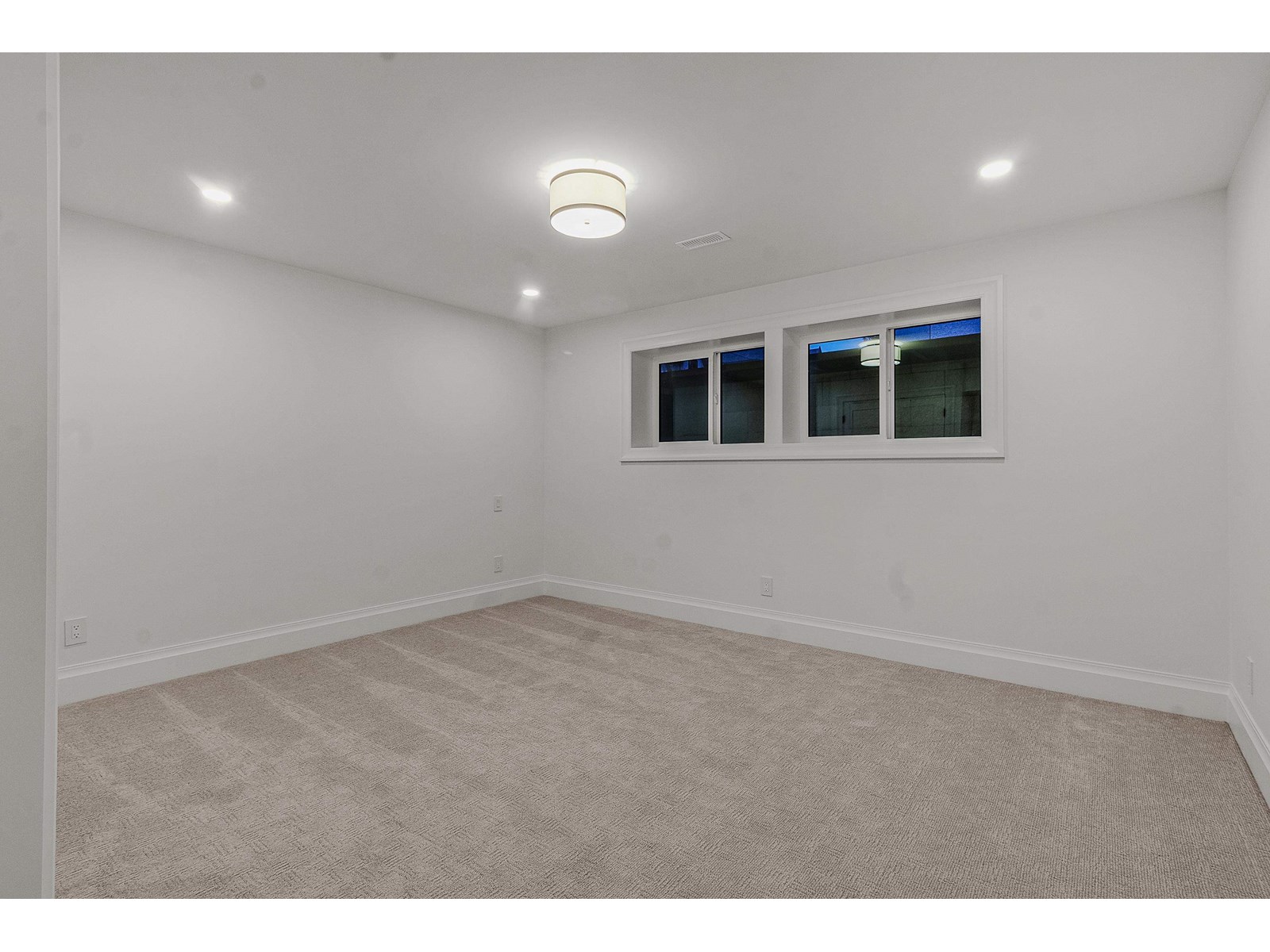 15590 38a Avenue Property Photo 33
