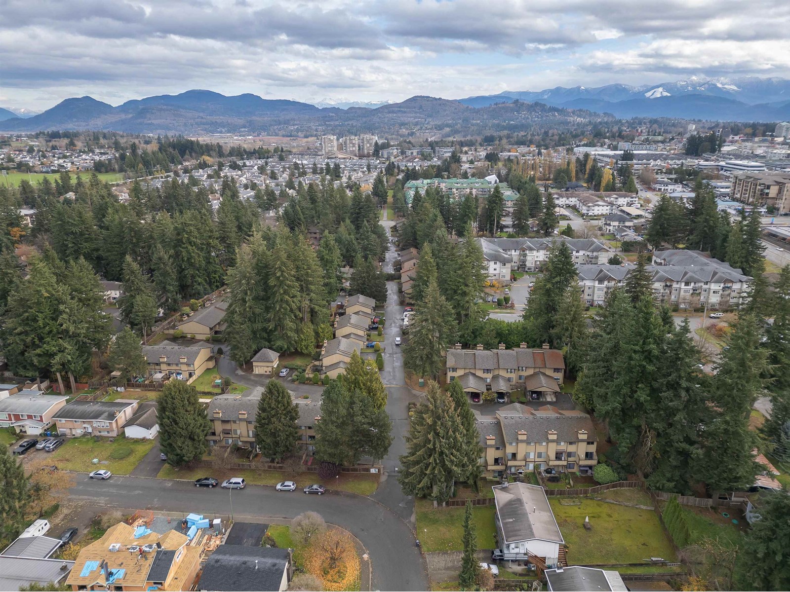 29 2998 Mouat Drive Property Photo