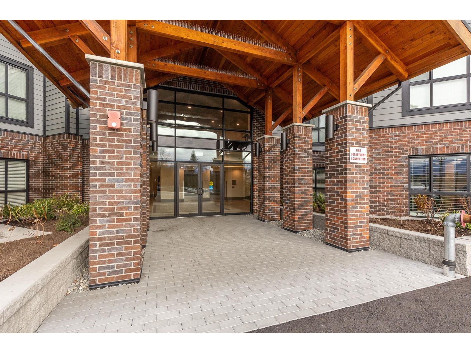 104 8497 Young Road, Chilliwack Proper South Property Photo 2
