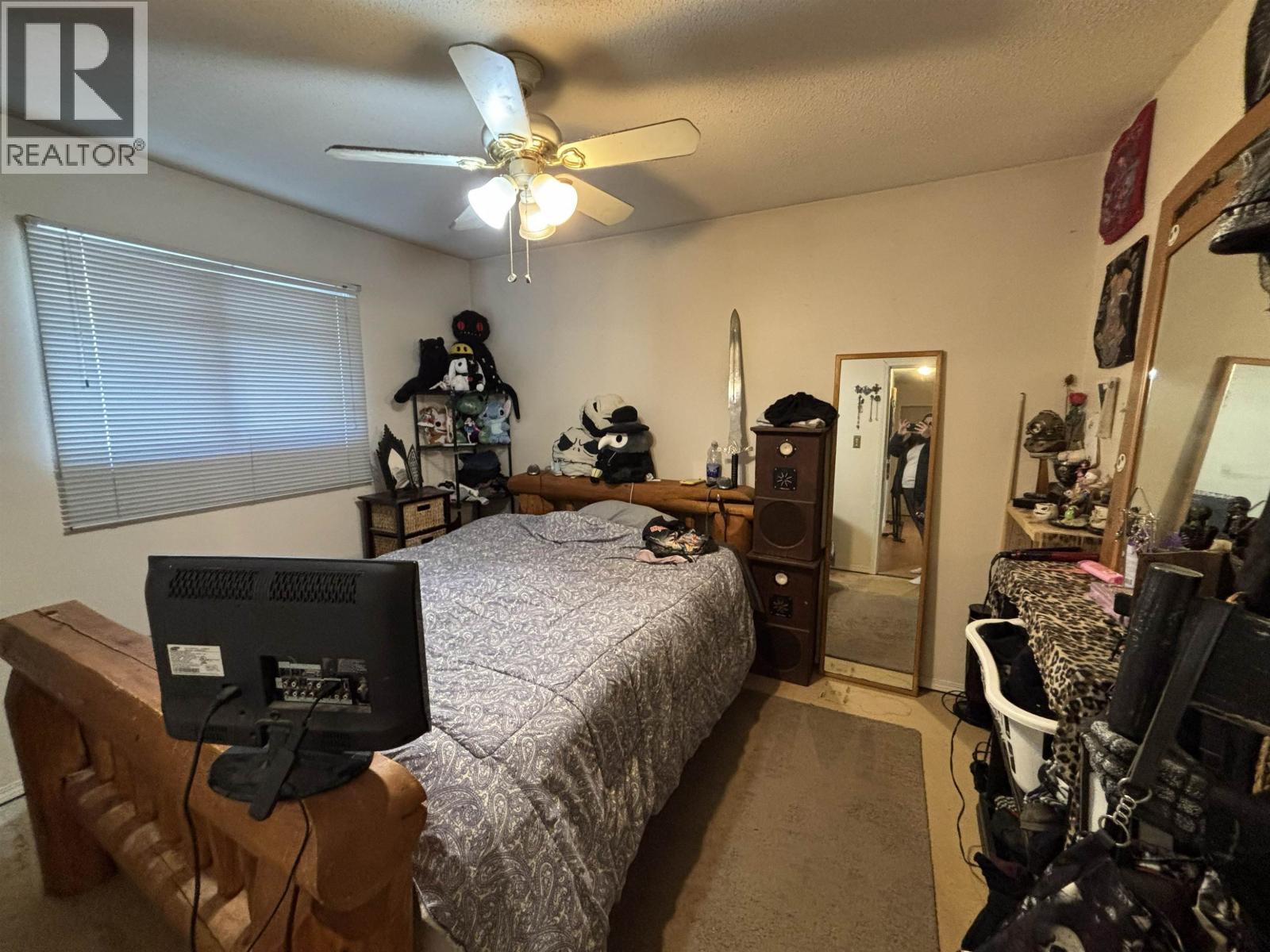 2365 Oak Street Property Photo 6