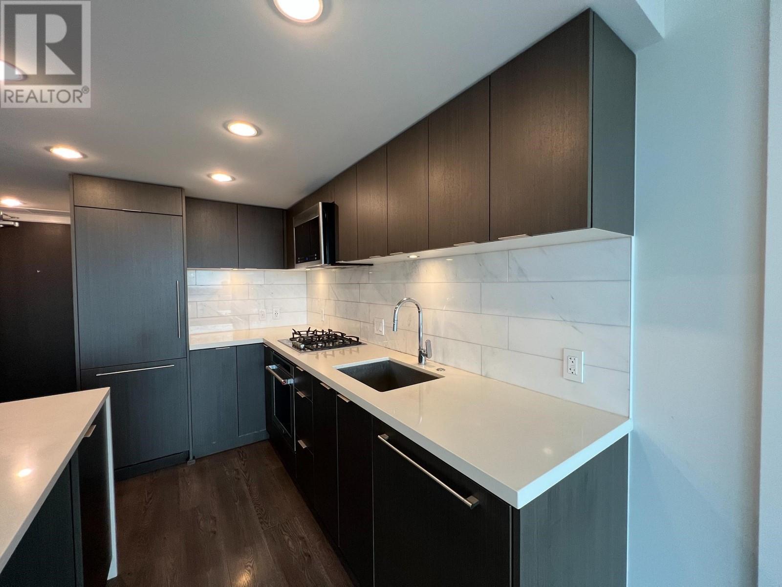 2002 8189 Cambie Street Property Photo 4