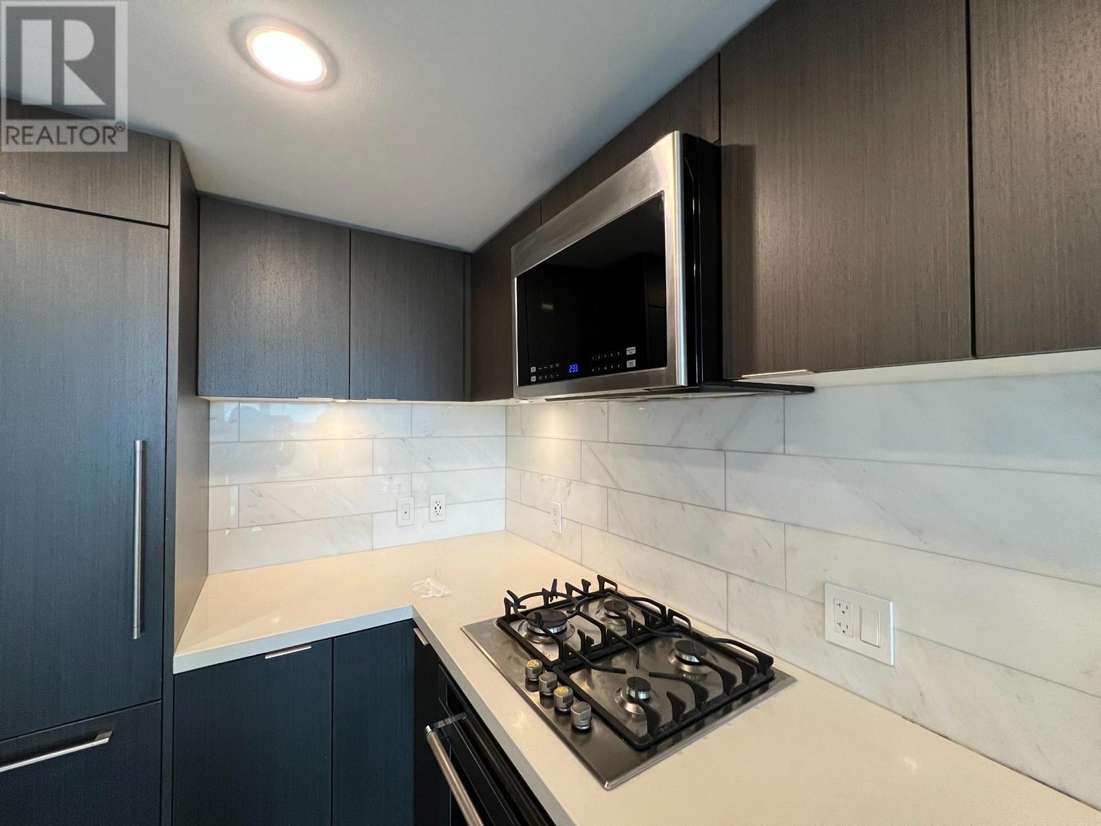2002 8189 Cambie Street Property Photo 5