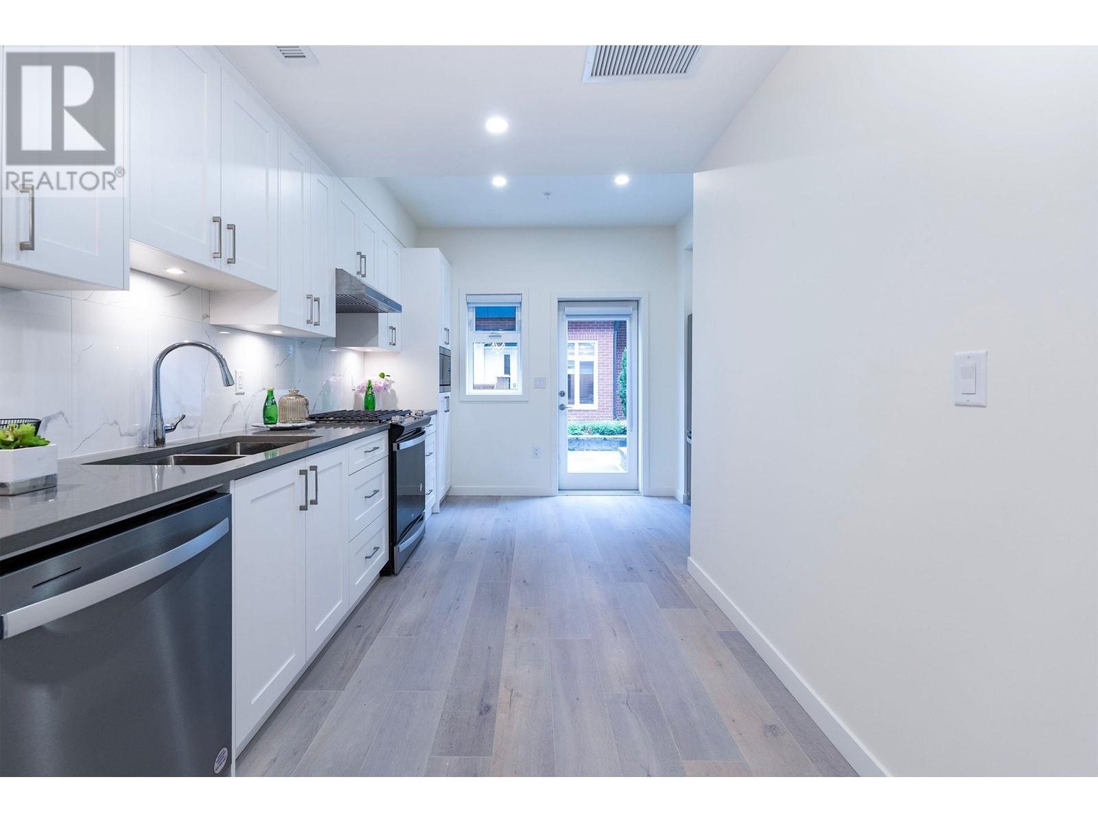 5 6929 Balmoral Street Property Photo 5