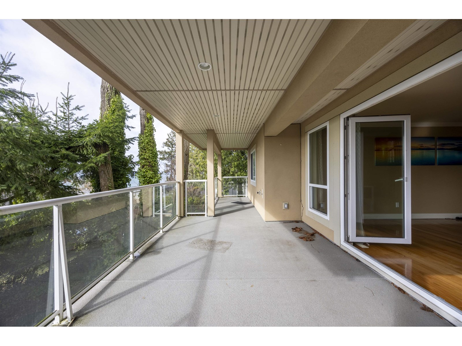 1353 Everall Street Property Photo 5