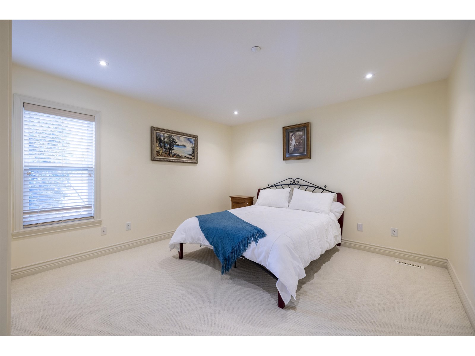 1353 Everall Street Property Photo 10