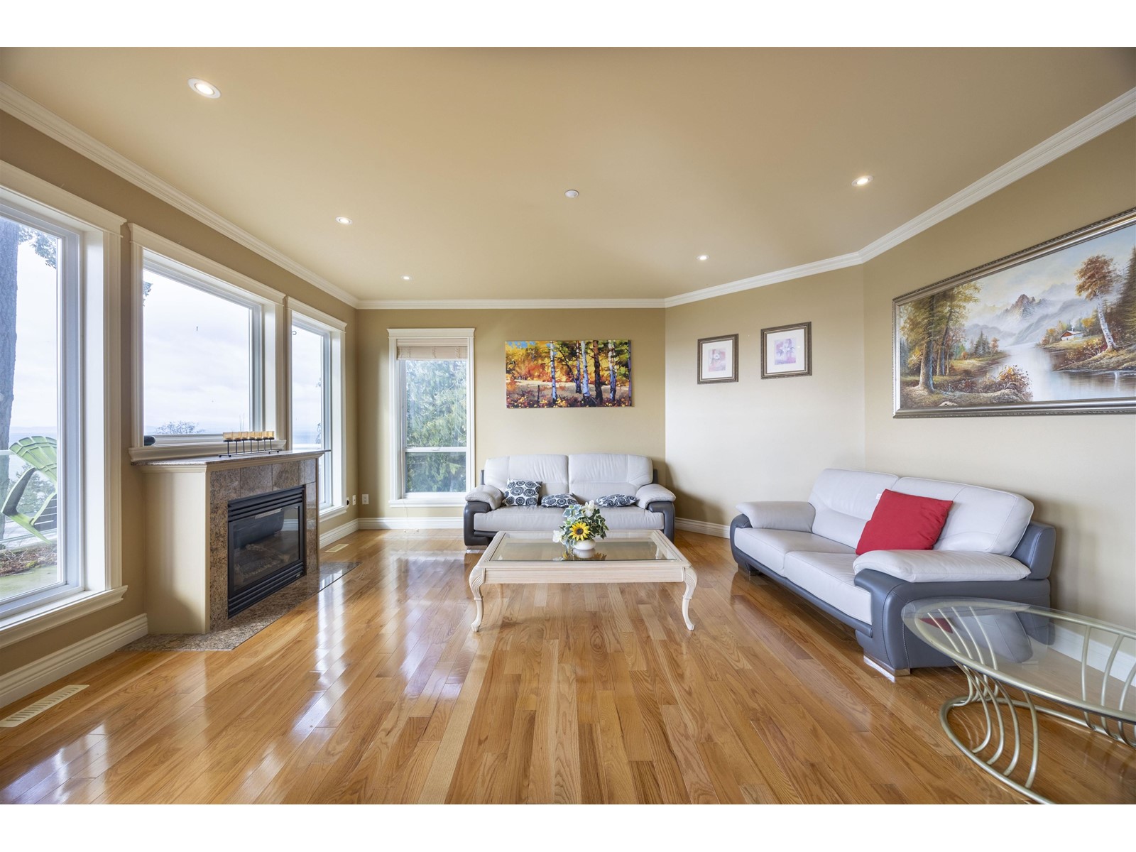 1353 Everall Street Property Photo 13