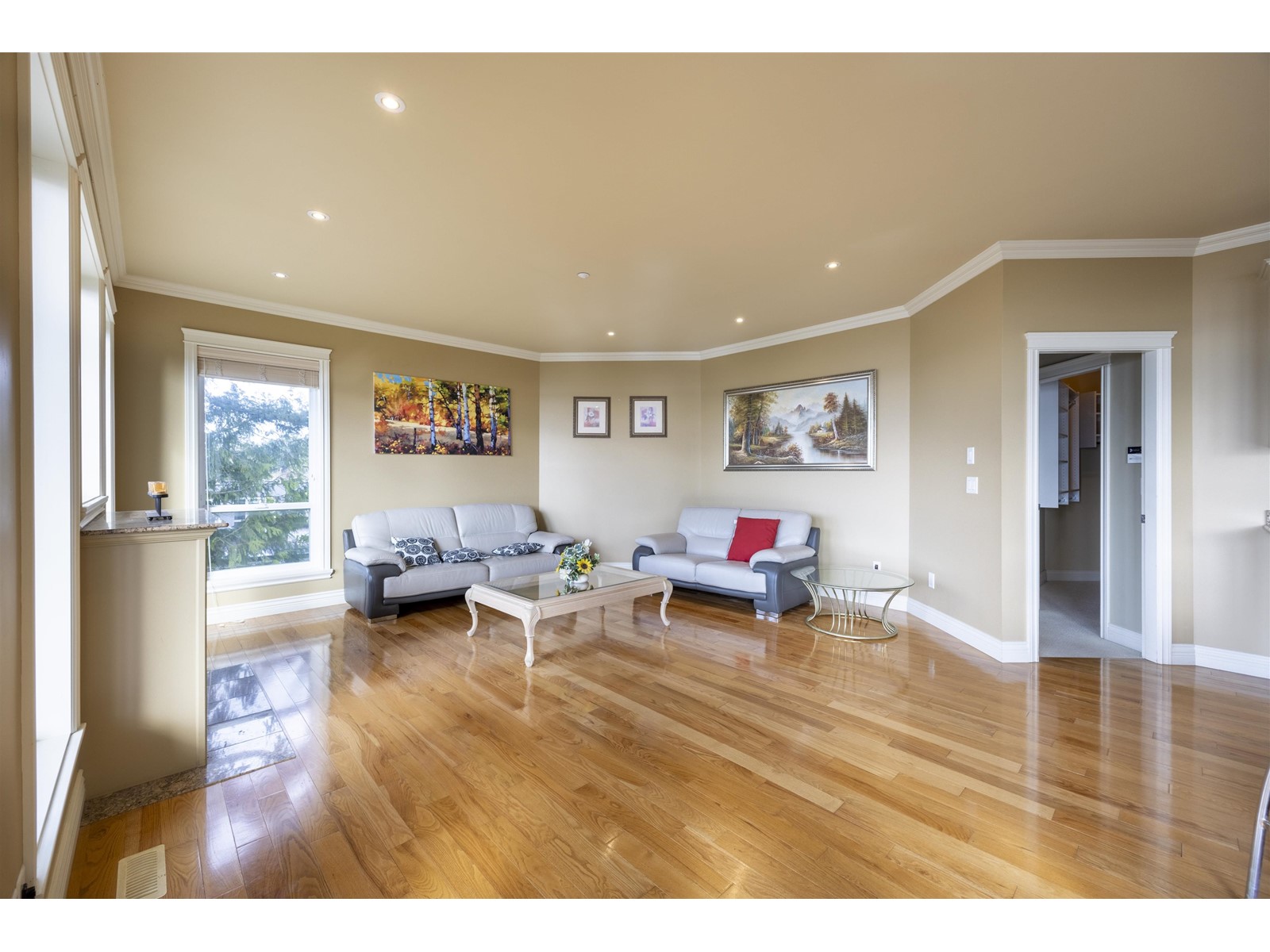 1353 Everall Street Property Photo 14