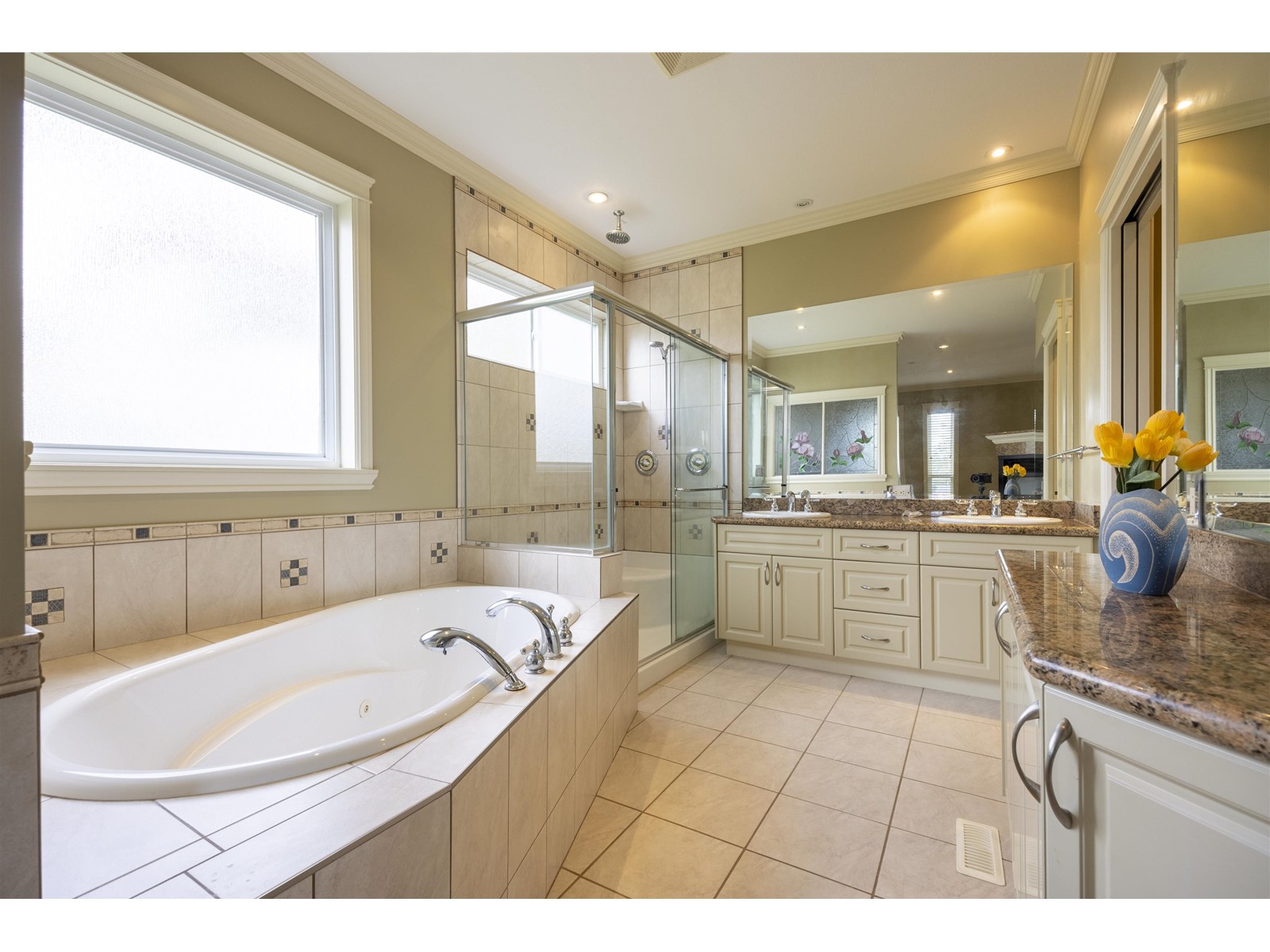 1353 Everall Street Property Photo 16