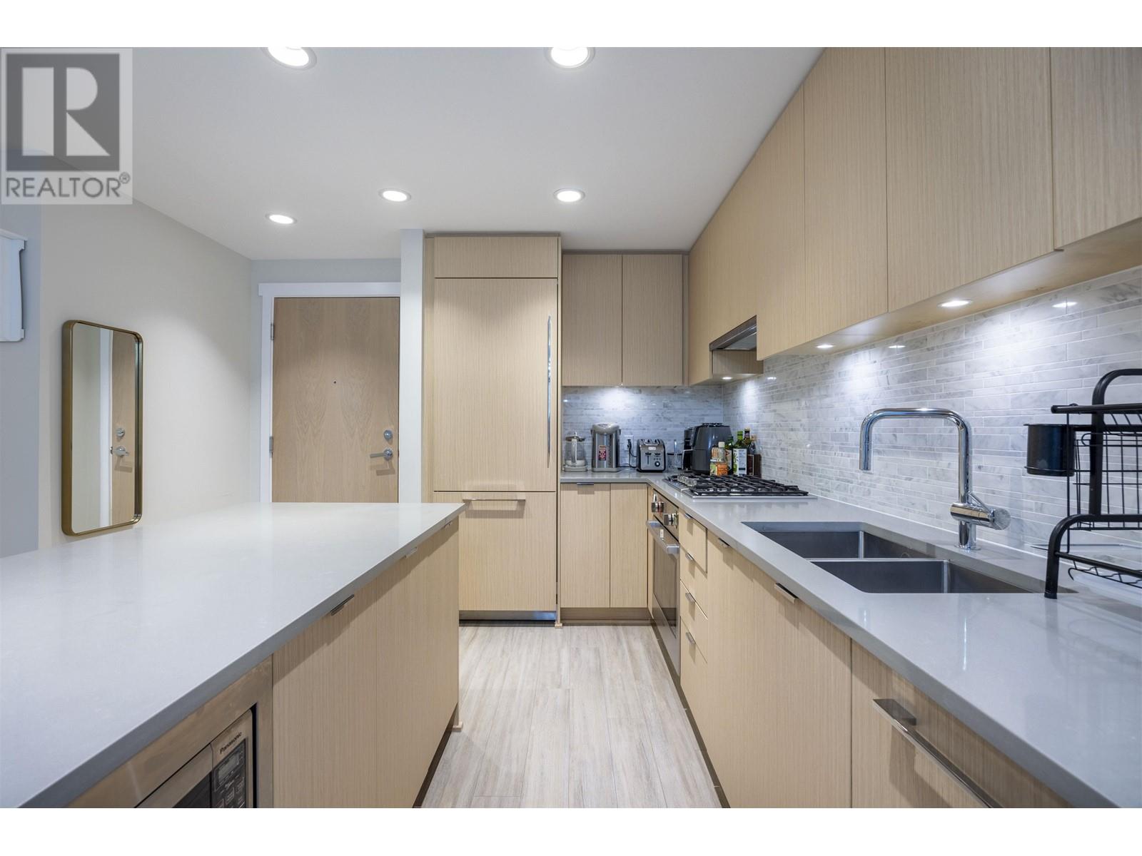 422 9213 Odlin Road Property Photo 2