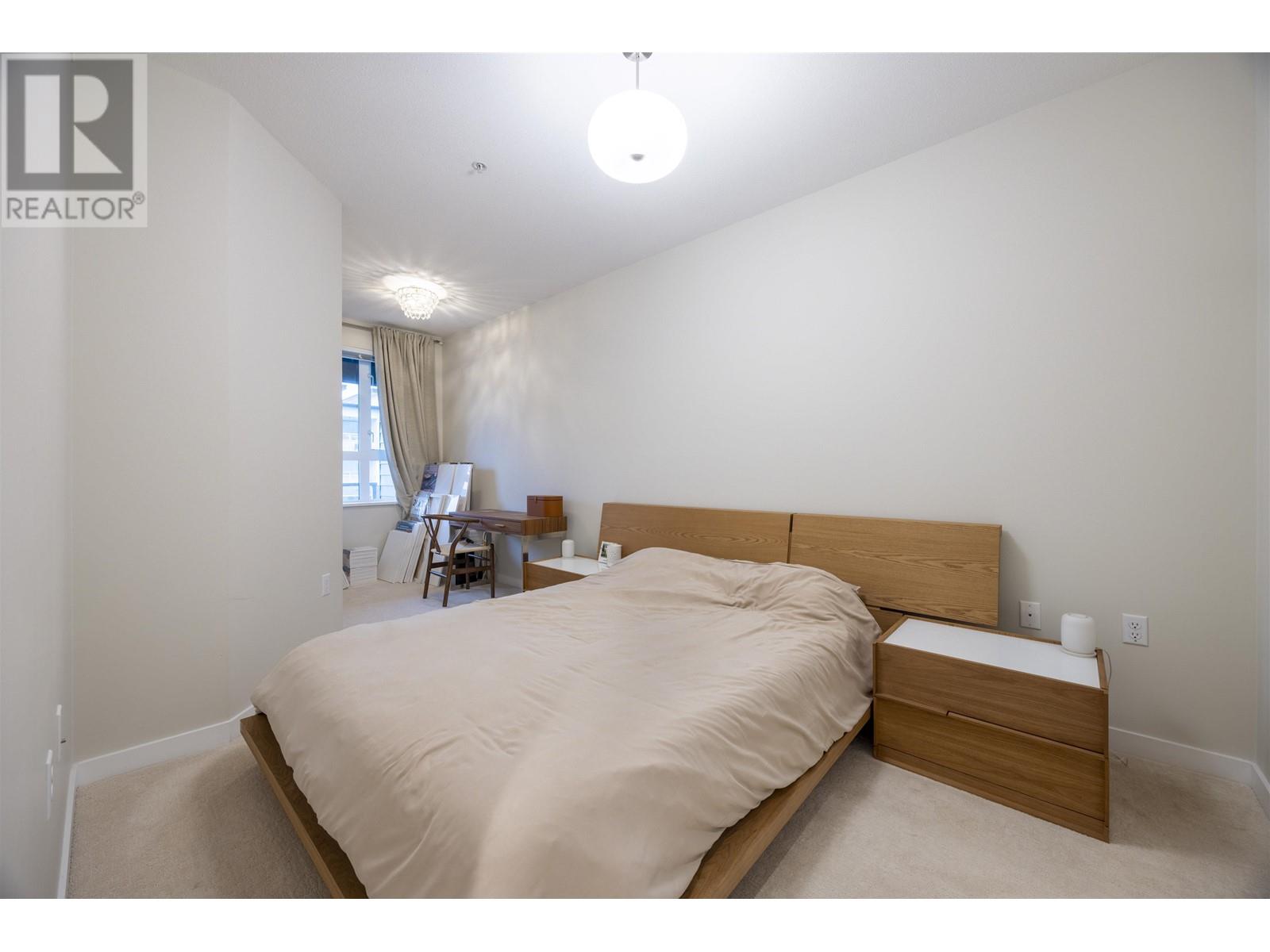 422 9213 Odlin Road Property Photo 9