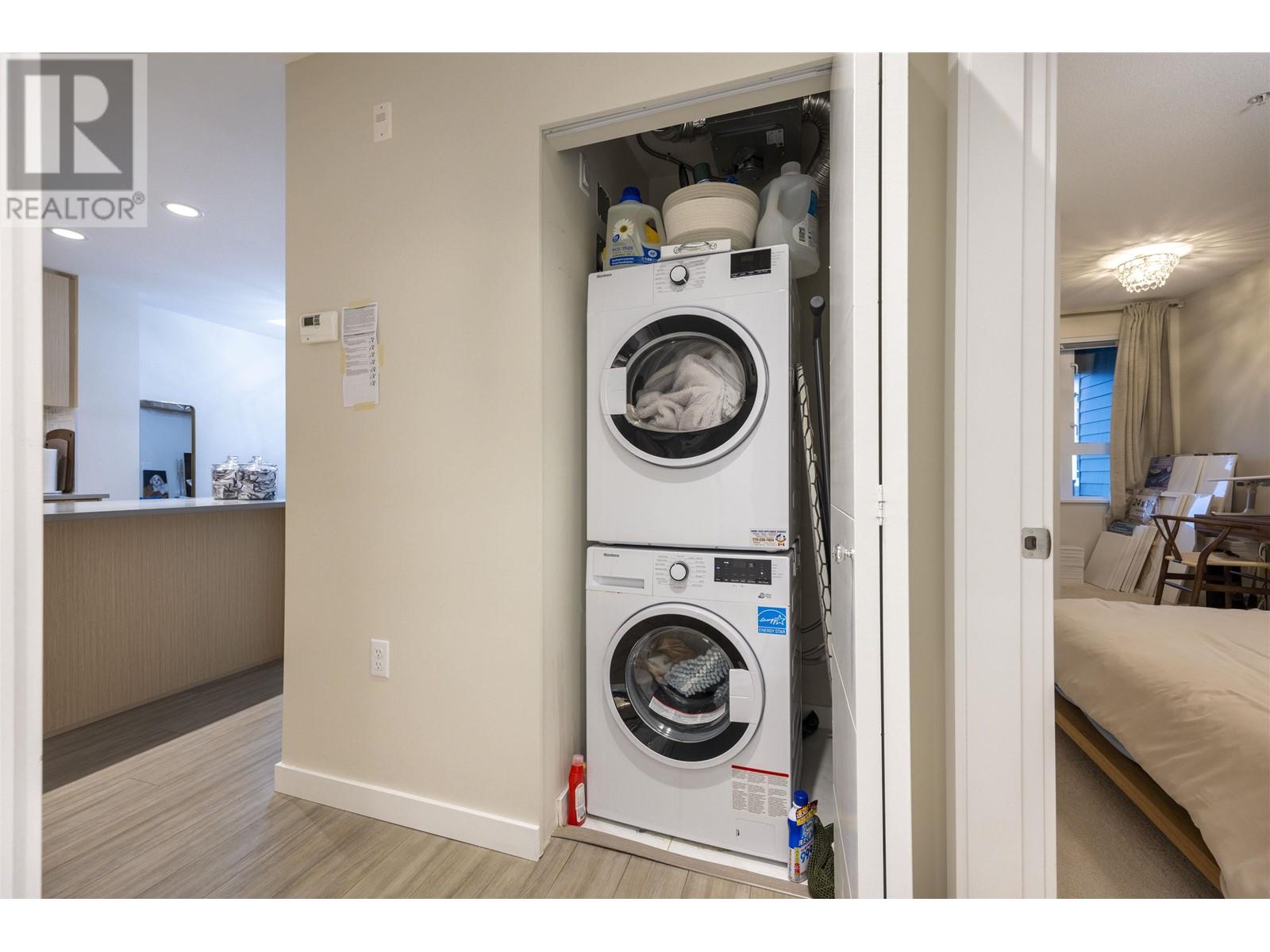 422 9213 Odlin Road Property Photo 15