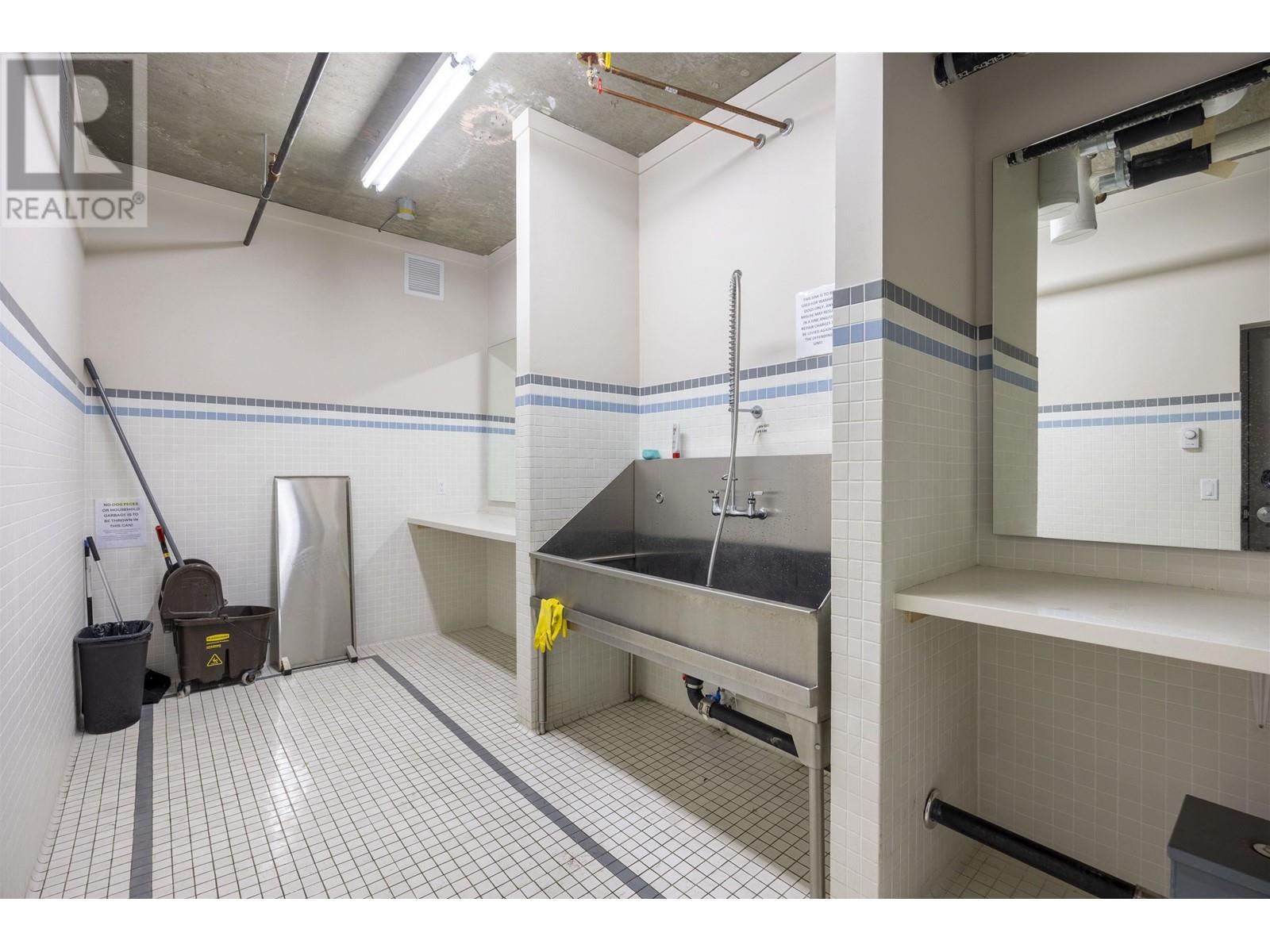 422 9213 Odlin Road Property Photo 25