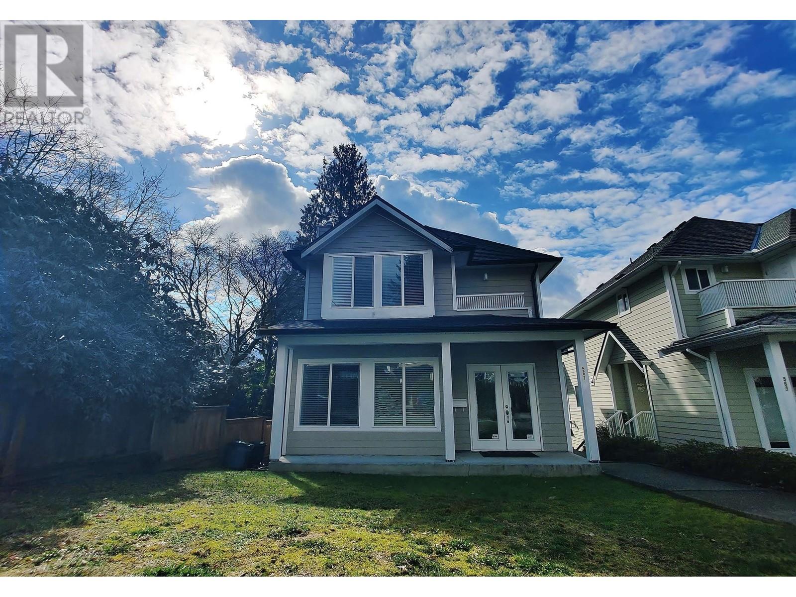 561 W 28th Street Property Photo 1