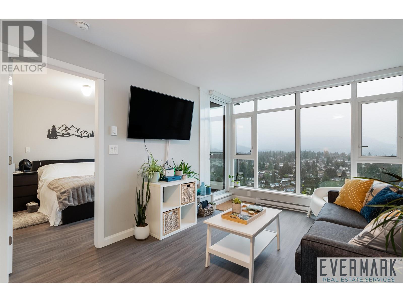 2506 520 Como Lake Avenue Property Photo 1