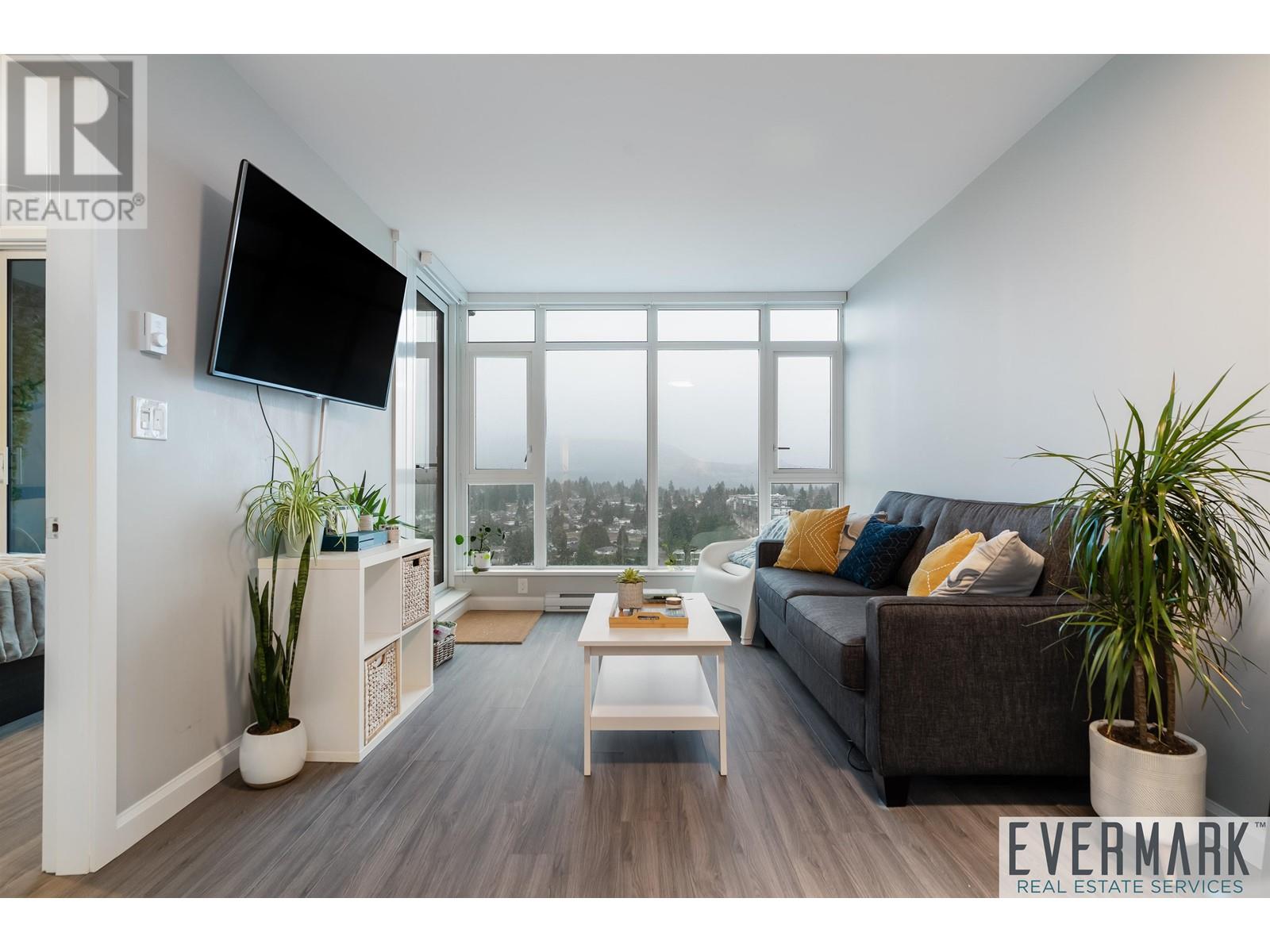 2506 520 Como Lake Avenue Property Photo 2