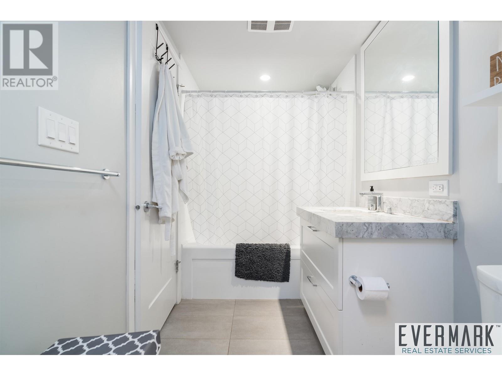 2506 520 Como Lake Avenue Property Photo 6