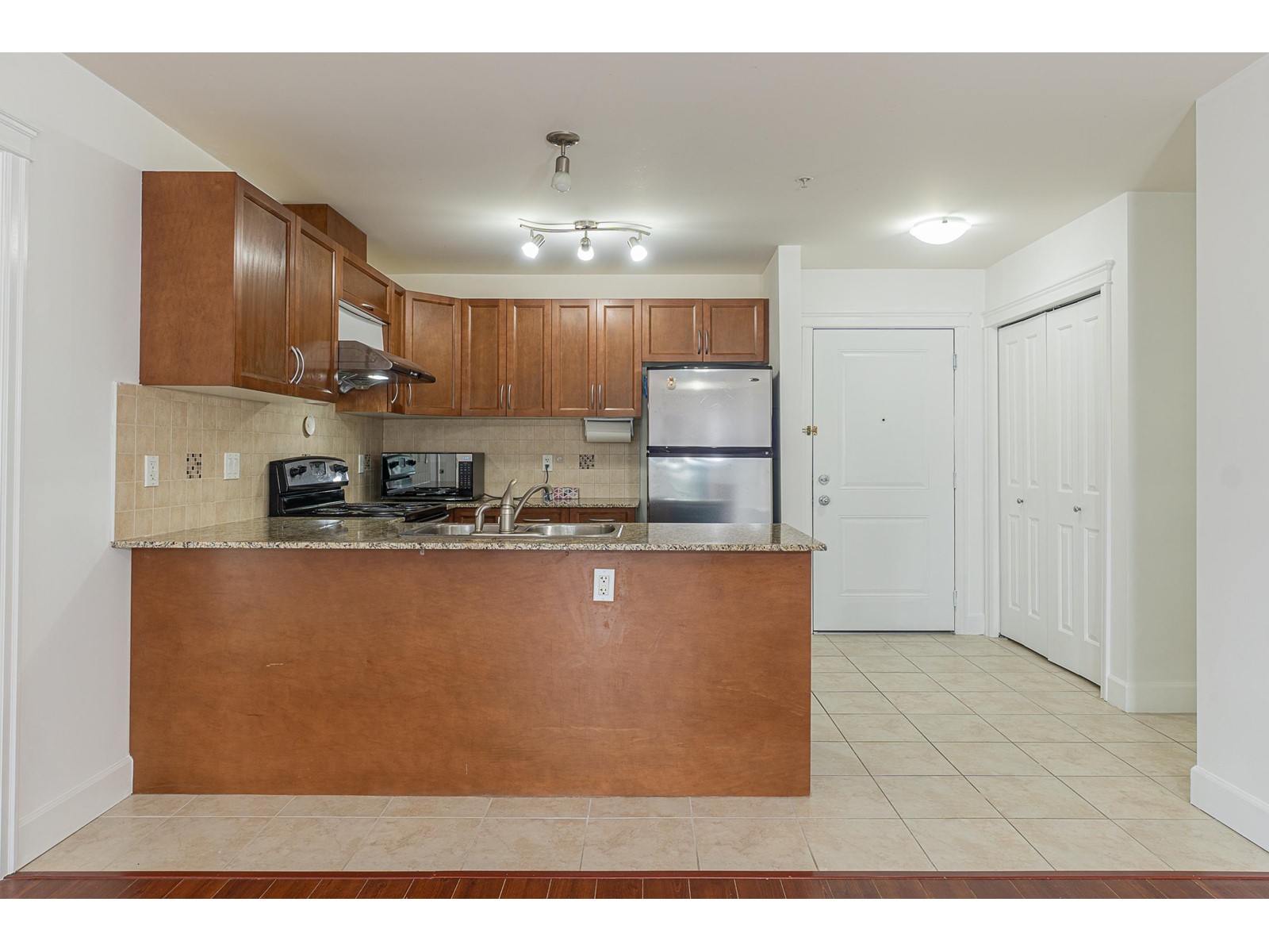 312 12088 75a Avenue Property Photo 5