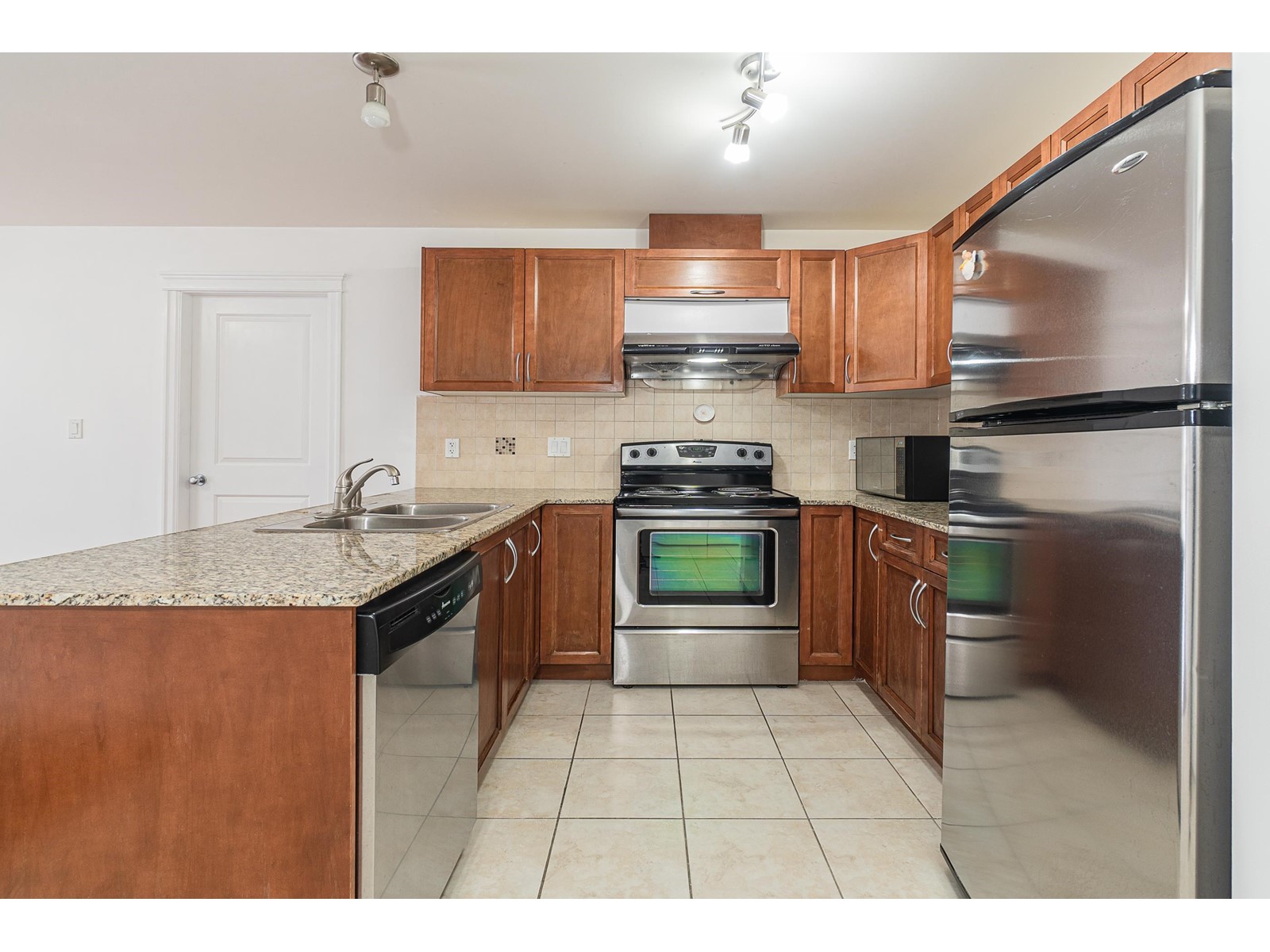 312 12088 75a Avenue Property Photo 6