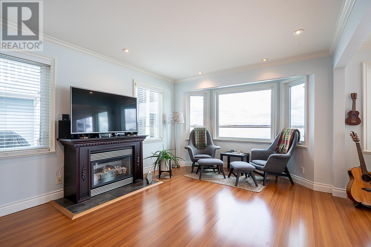 8 3871 W River Road Property Photo 4