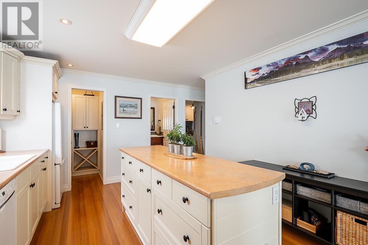 8 3871 W River Road Property Photo 10