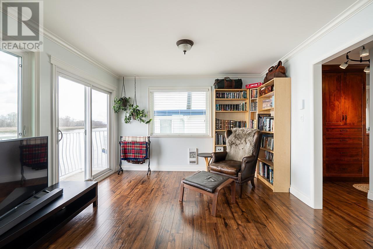8 3871 W River Road Property Photo 14