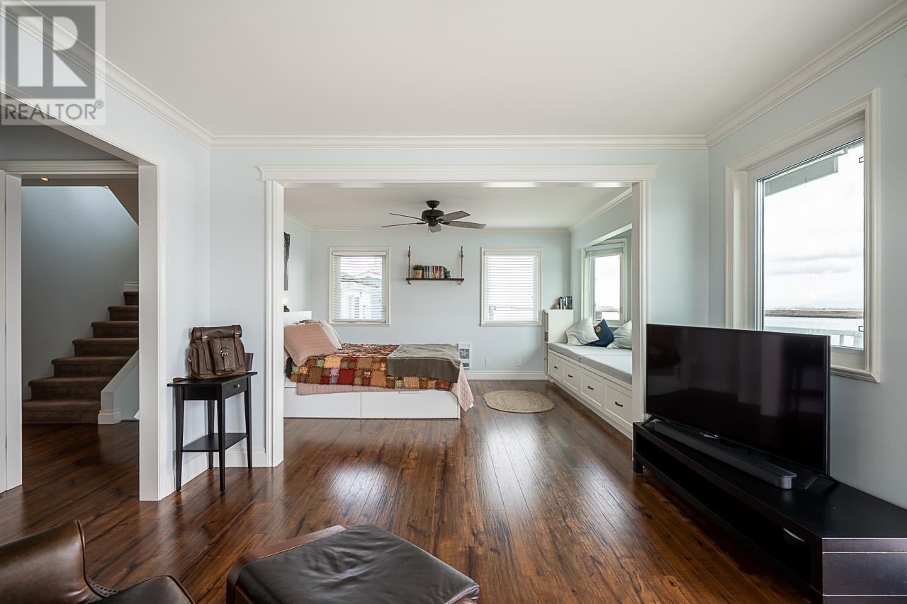 8 3871 W River Road Property Photo 15