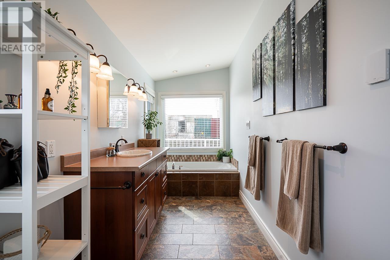 8 3871 W River Road Property Photo 19