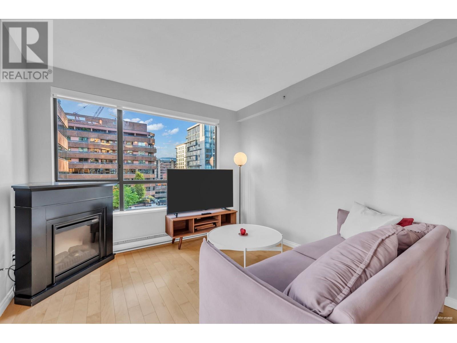 1608 1189 Howe Street Property Photo 1