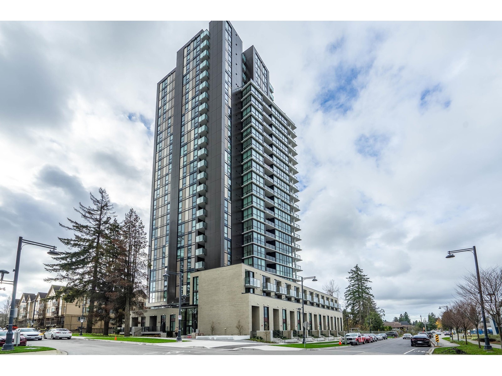 2601 10333 133 Street Property Photo 1