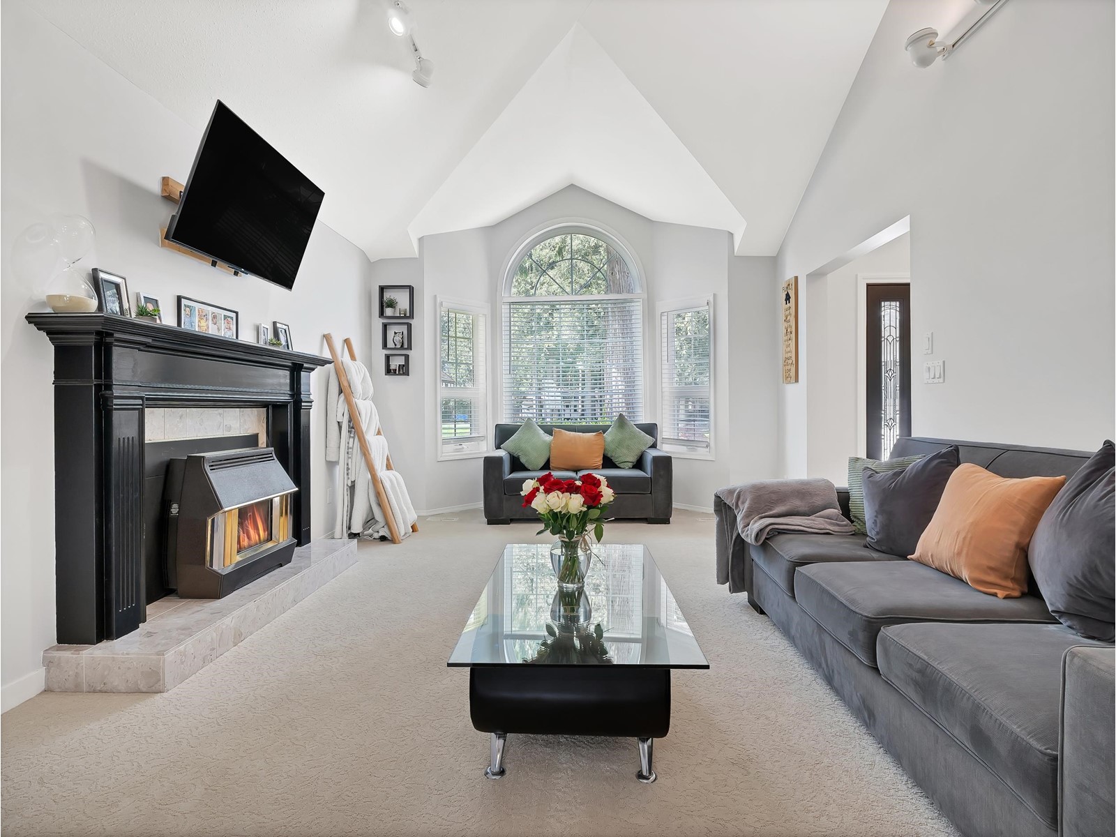 10030 Sussex Drive, Rosedale Property Photo 5